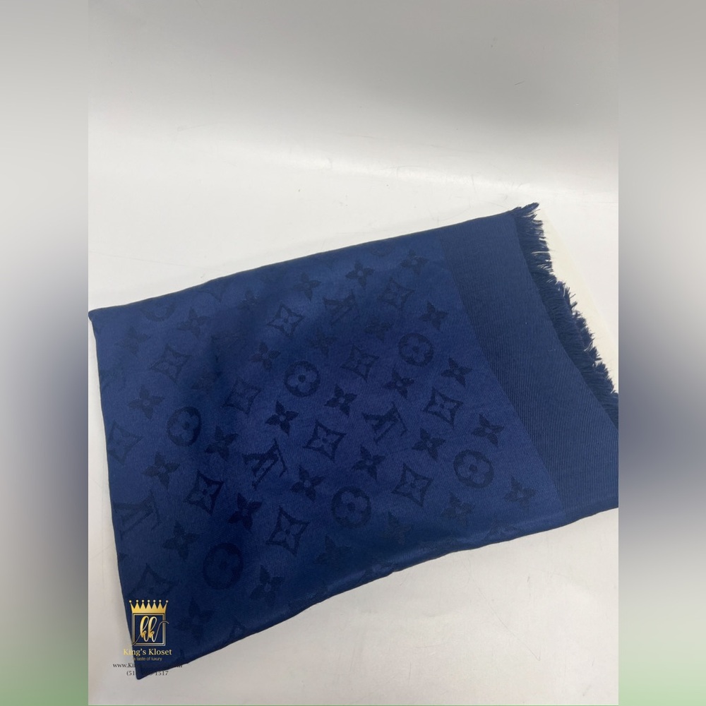 Louis Vuitton scarf